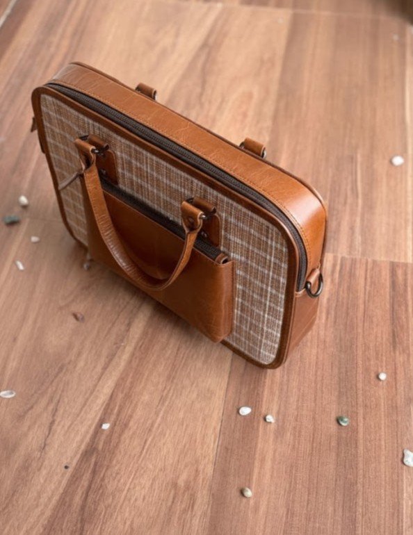 Laptop Bag- Maple - Image 2