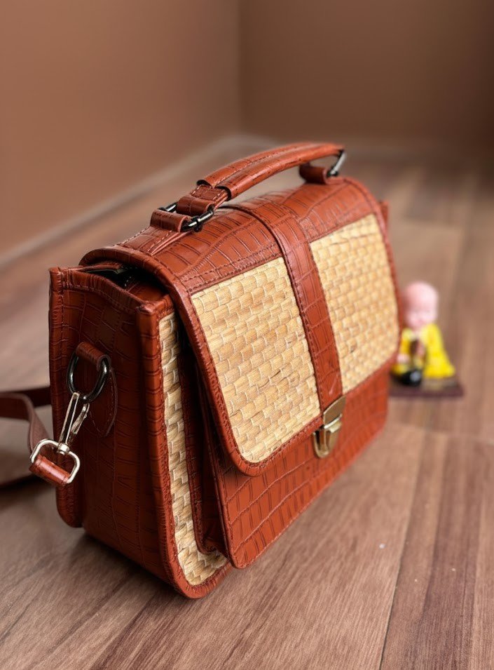 Subtle Sling Bag - Cedar Tan